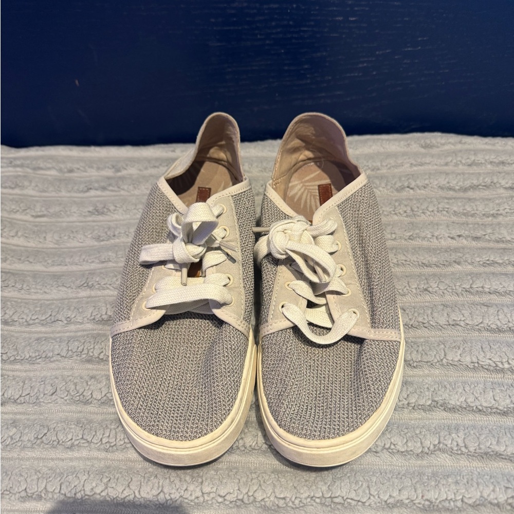 OluKai Pehau Li Gray Lace-Up Sneakers